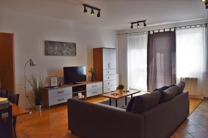 Cosy Apartment In Budapest Downtown With Free Garage Parking ภายนอก รูปภาพ