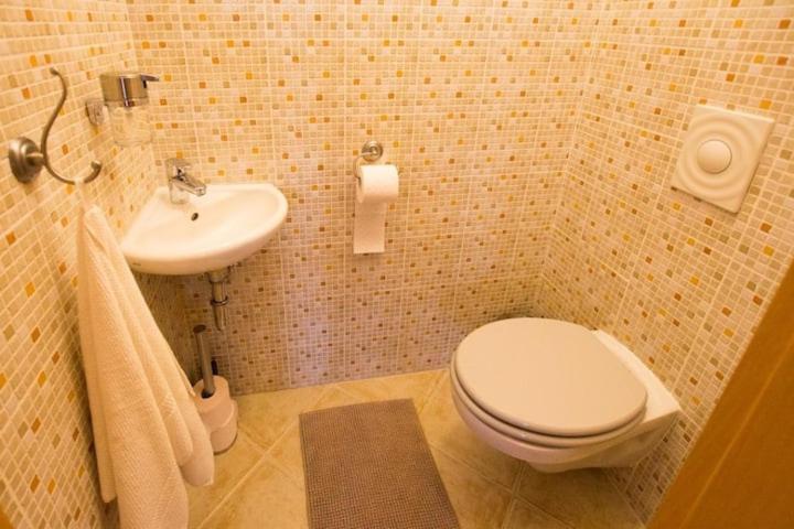 Cosy Apartment In Budapest Downtown With Free Garage Parking ภายนอก รูปภาพ